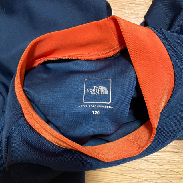 THE NORTH FACE(ザノースフェイス)のノースフェイス  ラッシュガード　120 キッズ/ベビー/マタニティのキッズ服男の子用(90cm~)(水着)の商品写真