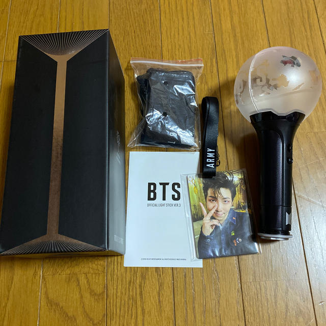 防弾少年団(BTS)(ボウダンショウネンダン)のARMY BOMB VER.3 トレカ未開封 エンタメ/ホビーのタレントグッズ(アイドルグッズ)の商品写真