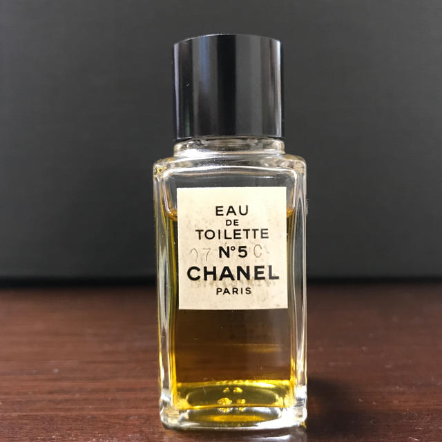 CHANEL - シャネル no5 オードゥトワレット19mlの通販 by NK｜シャネル ...