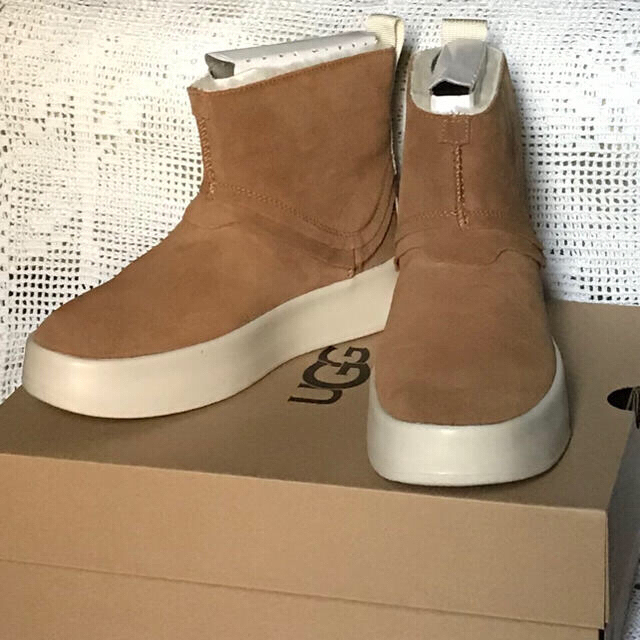 お値下げ！UGG CLASSIC BOOM BOOT サイズ6 『未使用』