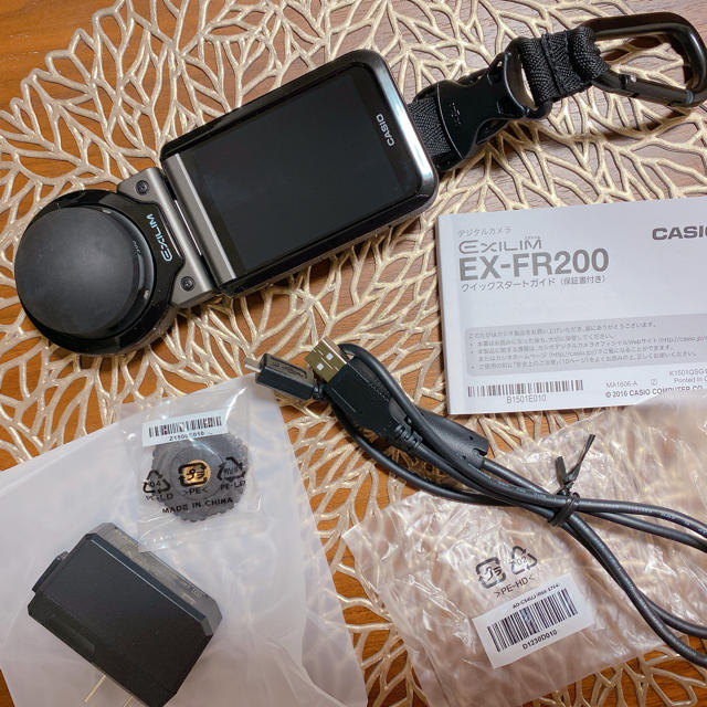 CASIO(カシオ)の専用ページ　CASIO Exilim EX-FR200 スマホ/家電/カメラのカメラ(コンパクトデジタルカメラ)の商品写真