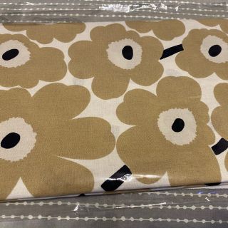 マリメッコ(marimekko)のマリメッコ　生地　ベージュ　ホワイト　ミニウニッコ(生地/糸)