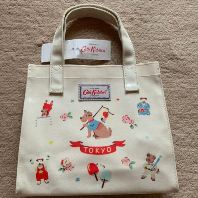 Cath Kidston(キャスキッドソン)のキャスキッドソン　スポーティドッグス　スモールブックバッグ レディースのバッグ(トートバッグ)の商品写真