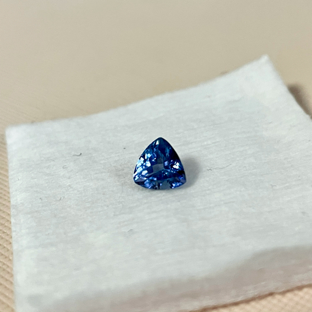 天然タンザナイト（ゾイサイト）1.2ct ルース ハンドメイドの素材/材料(各種パーツ)の商品写真