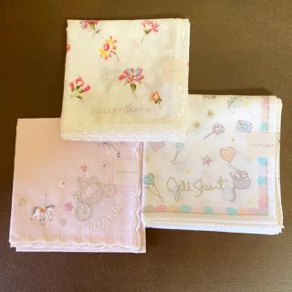 ジルスチュアート(JILLSTUART)の入荷しました！☆ギフト袋付きジルスチュアートハンカチ３枚セット新品(ハンカチ)