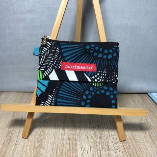 マリメッコ(marimekko)のマリメッコ  ティッシュケース付き　ポーチ　ハンドメイド(ポーチ)