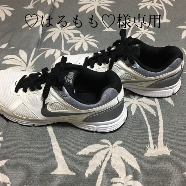 NIKE(ナイキ)の♡はるもも♡様専用NIKE ナイキ　レボリューション25.5cm メンズの靴/シューズ(スニーカー)の商品写真