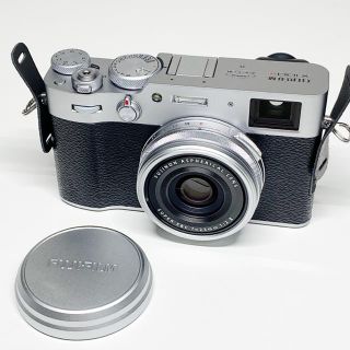 フジフイルム(富士フイルム)のFUJIFILM X100V シルバー　新品同様　付属品多数(ミラーレス一眼)