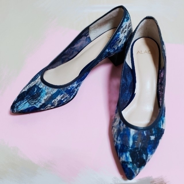 Akakura(アカクラ)の【値下げ】AKAKURA ALAGE パンプス ブルー 23cm レディースの靴/シューズ(ハイヒール/パンプス)の商品写真