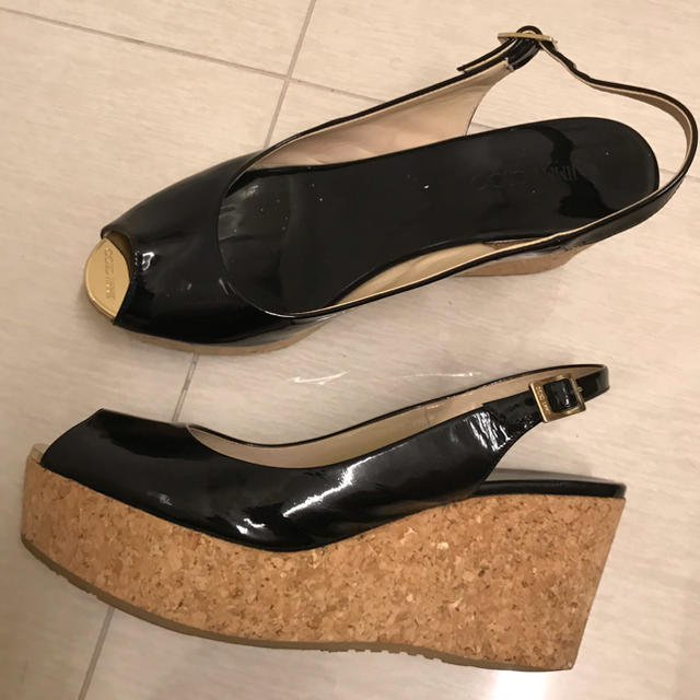 JIMMY CHOO(ジミーチュウ)のジミーチュウ jimmychooサンダル39ウエッジソール黒ブラックパンプス レディースの靴/シューズ(サンダル)の商品写真