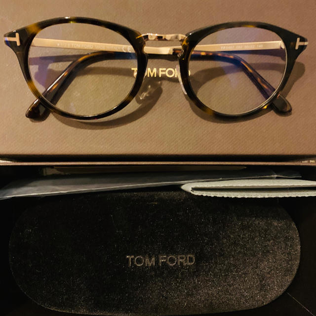 TOM FORD(トムフォード)の【レア品】トムフォードメガネ　TF5467 052 ブルーライトカットレンズ入り メンズのファッション小物(サングラス/メガネ)の商品写真