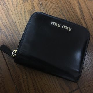 ミュウミュウ(miumiu)のmiumiu財布 二つ折り(財布)