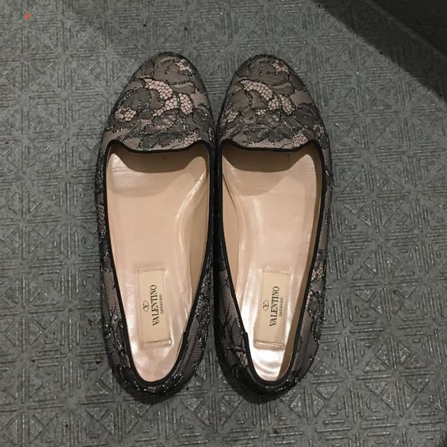 VALENTINO(ヴァレンティノ)のValentinoフラットシューズ レディースの靴/シューズ(ローファー/革靴)の商品写真