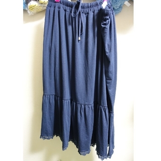 シマムラ(しまむら)の新品未使用 HI ティアードスカート72 ぽっちゃりアラサひな  4L 紺色(ロングスカート)