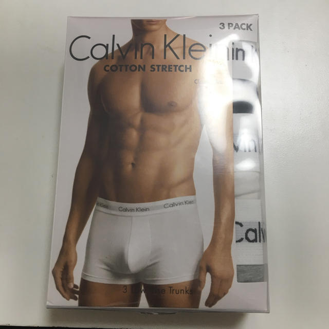 Calvin Klein(カルバンクライン)の【新品未使用】Calvin Kleinメンズ用ショーツ 3枚セット XL メンズのアンダーウェア(ボクサーパンツ)の商品写真