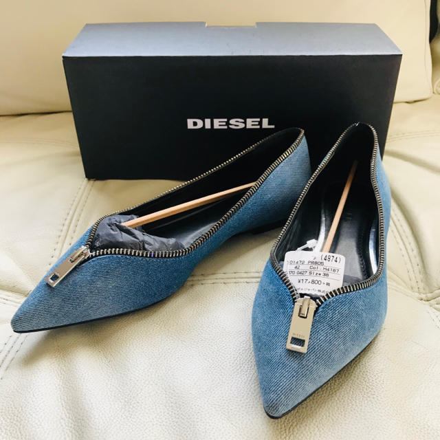 DIESEL(ディーゼル)のDIESELディーゼル　デニム地　フラットシューズ　24.5 レディースの靴/シューズ(ハイヒール/パンプス)の商品写真