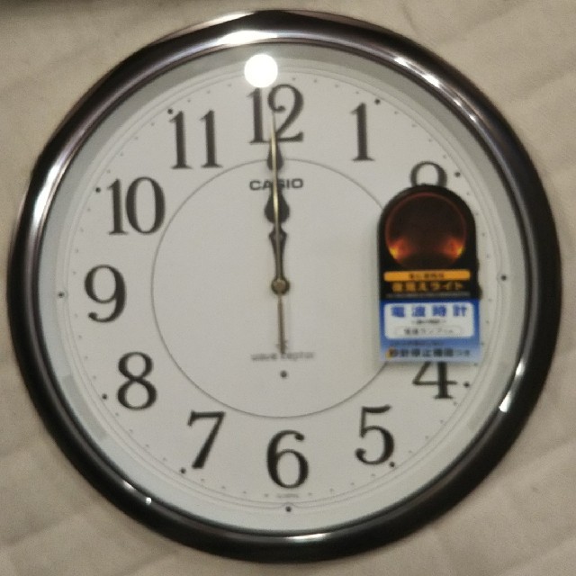 CASIO(カシオ)のカシオ  電波時計  IQ-1051NJ濃茶 インテリア/住まい/日用品のインテリア小物(掛時計/柱時計)の商品写真