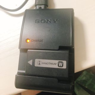 ソニー(SONY)のSONY  BC-VW1  純正 充電器 infoLITHIUM Wバッテリー　(バッテリー/充電器)