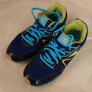 ミズノ(MIZUNO)のMIZUNO ミズノ23.0  子供   靴  スニーカー(スニーカー)