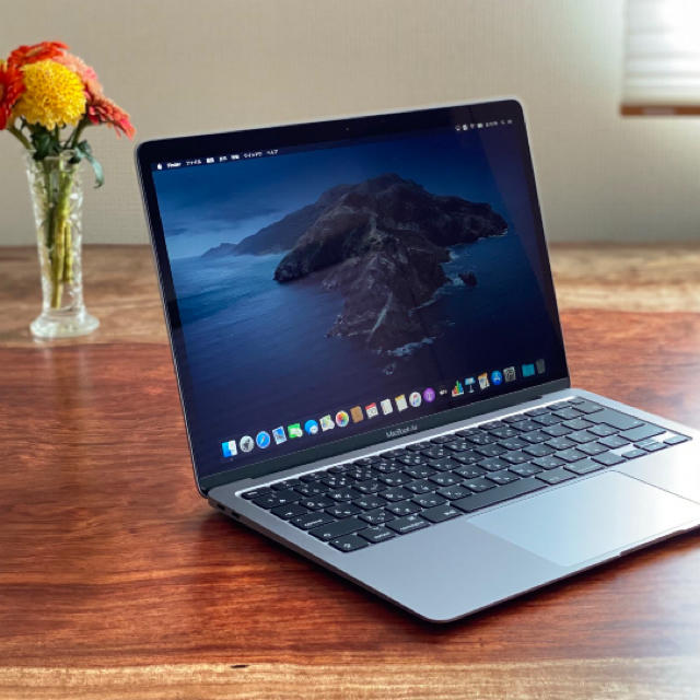 Apple(アップル)のMacBook Air 2020年モデル　スペースグレイ スマホ/家電/カメラのPC/タブレット(ノートPC)の商品写真