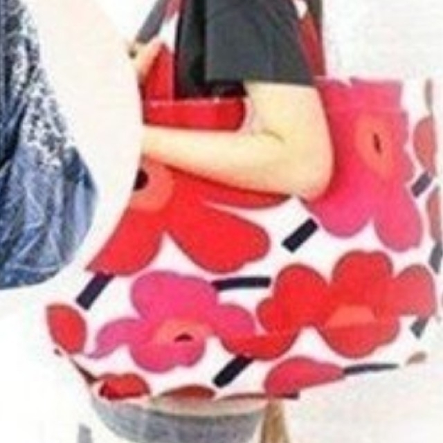 marimekko(マリメッコ)の値下げ☆新品未使用☆マリメッコ☆ラージトートバッグ レディースのバッグ(トートバッグ)の商品写真