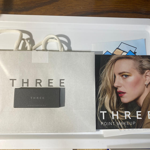 THREE(スリー)のTHREE パウダーアイブロー　新品未使用　プレスド アイブラウ デュオ コスメ/美容のベースメイク/化粧品(パウダーアイブロウ)の商品写真