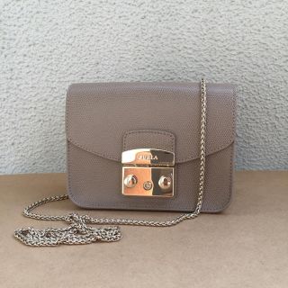 フルラ(Furla)の超人気色フルラ新品メトロポリス正規バッグ(ショルダーバッグ)