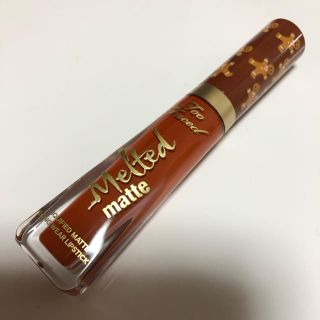 トゥフェイス(Too Faced)のメルテッドリキッドマット　ロングウェアリップスティック　ジンジャーブレッドマン(口紅)