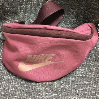 ナイキ(NIKE)のNIKE ウエストポーチ　3L (ウエストポーチ)