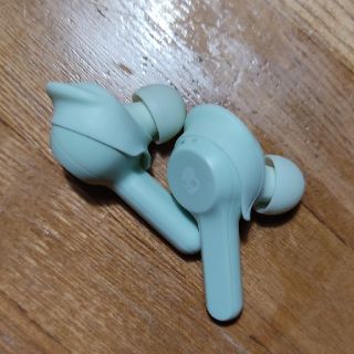 スカルキャンディ(Skullcandy)のskullcandy indy mint ワイヤレスイヤホン(ヘッドフォン/イヤフォン)