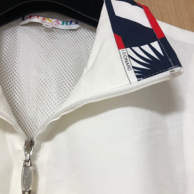 LEONARD - 美品 レオナールスポーツの白のベストの通販 by かこりん's