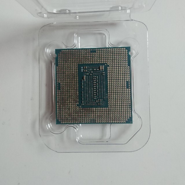 intel Core i7 9700k 傷・汚れ・変色等有中古品②