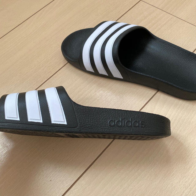 adidas(アディダス)のアディダス　サンダル キッズ/ベビー/マタニティのキッズ靴/シューズ(15cm~)(サンダル)の商品写真