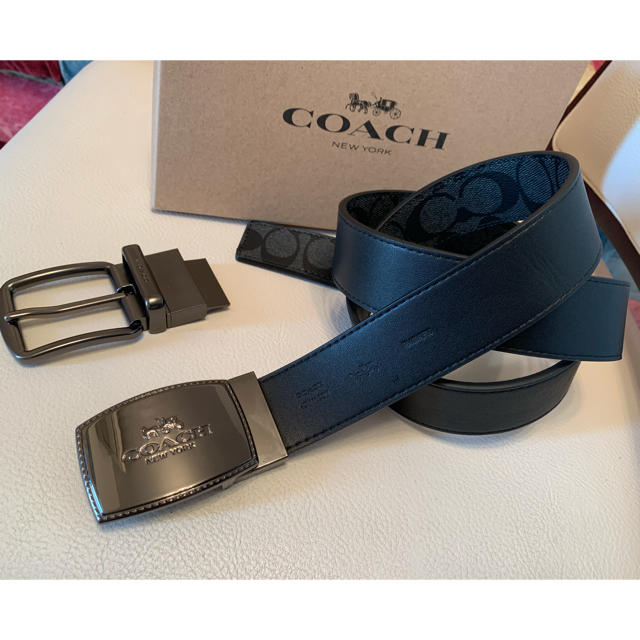 COACH(コーチ)の期間限定値下げ COACH3点セットシグネチャーリバーシブル/フリーサイベルト メンズのファッション小物(ベルト)の商品写真