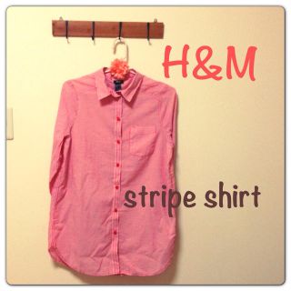 エイチアンドエム(H&M)のH&M♡ピンクストライプシャツ(シャツ/ブラウス(長袖/七分))