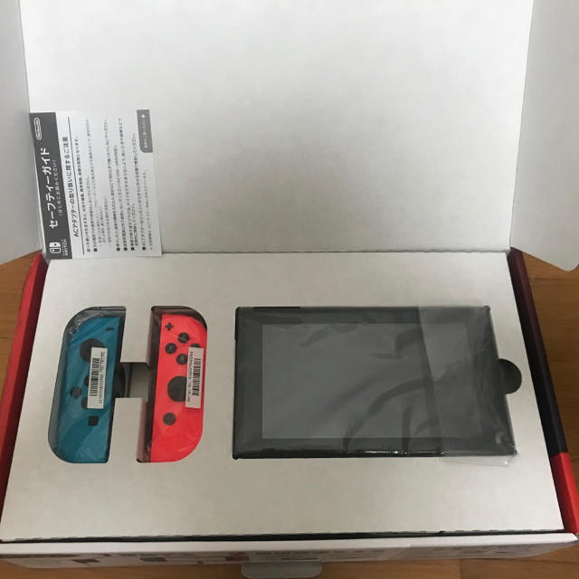 新型 Nintendo Switch 本体 美品