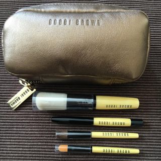 ボビイブラウン(BOBBI BROWN)の新品未使用  携帯ミニブラシ ポーチ(その他)