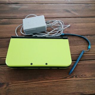 ニンテンドー3DS(ニンテンドー3DS)のニンテンドー3DS LL　グリーン　充電器　タッチペン付き(携帯用ゲーム機本体)