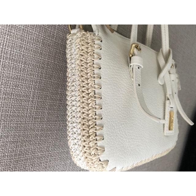 GINZA Kanematsu(ギンザカネマツ)の銀座かねまつ　ハンドバッグ　クラッチバッグ　白 レディースのバッグ(ハンドバッグ)の商品写真