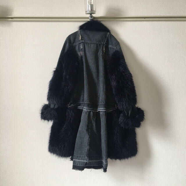 sacai(サカイ)のsacai サカイ　ファー切替再構築デニムコート レディースのジャケット/アウター(Gジャン/デニムジャケット)の商品写真