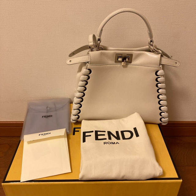 日本限定モデル】 FENDI - フェンディ♡ピーカブーミニ ハンドバッグ - raffles.mn