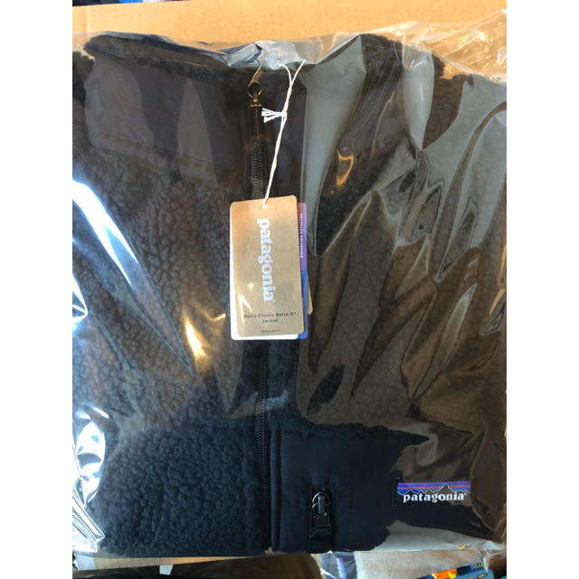 patagonia(パタゴニア)のラス1☆本日発送！新品、未開封　Patagonia レトロx  メンズのジャケット/アウター(ブルゾン)の商品写真
