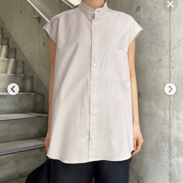 COMOLI(コモリ)のオーラリーWASHED FINX TWILL SLEEVELESS SHIRTS レディースのトップス(シャツ/ブラウス(半袖/袖なし))の商品写真