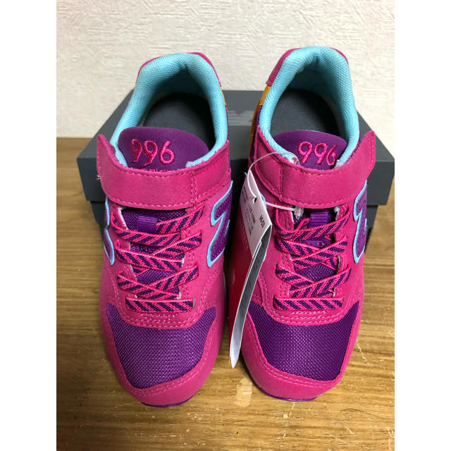 New Balance(ニューバランス)の専用☆ニューバランス 996 キッズ スニーカー 18.0 キッズ/ベビー/マタニティのキッズ靴/シューズ(15cm~)(スニーカー)の商品写真