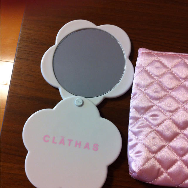 CLATHAS(クレイサス)のCLATHAS鏡ポーチセット レディースのファッション小物(ポーチ)の商品写真