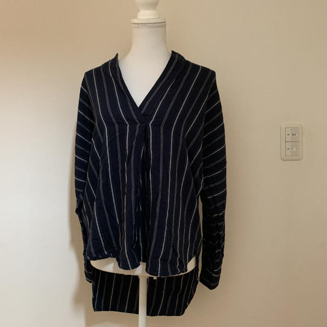 American Eagle(アメリカンイーグル)のブラウス シャツ ZARA H＆M UNIQLO GU AZUL moussy レディースのトップス(シャツ/ブラウス(長袖/七分))の商品写真