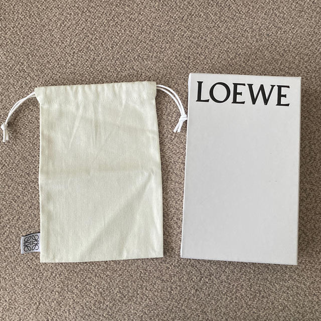 LOEWE(ロエベ)のロエベ  空箱　保存袋・箱のみ　ケース　LOEWE レディースのバッグ(ショップ袋)の商品写真