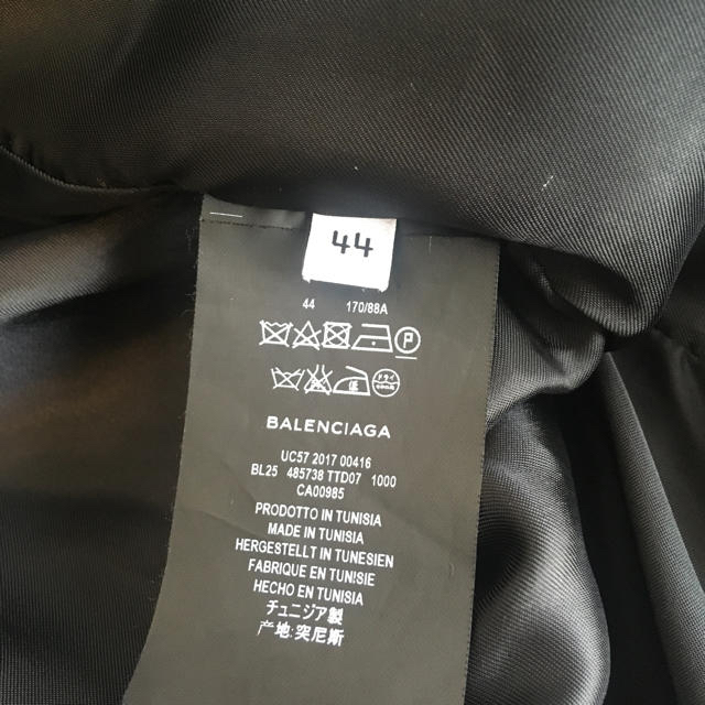 Balenciaga(バレンシアガ)のバレンシアガ 2017aw Cシェイプダウン 黒 44 メンズのジャケット/アウター(ダウンジャケット)の商品写真
