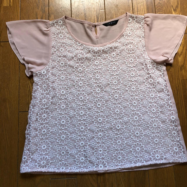 花柄さくら色　tシャツ  レディースのトップス(Tシャツ(半袖/袖なし))の商品写真