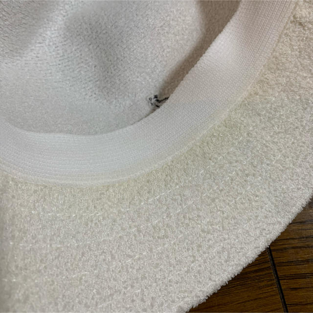 Supreme(シュプリーム)の中古　Supreme Kangol Bermuda Casual Hat M 白 メンズの帽子(ハット)の商品写真